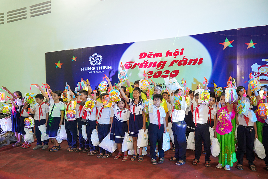 Tập đoàn Hưng Thịnh tiếp nối chuỗi hoạt động trung thu tại tỉnh Khánh Hòa và Bình Dương